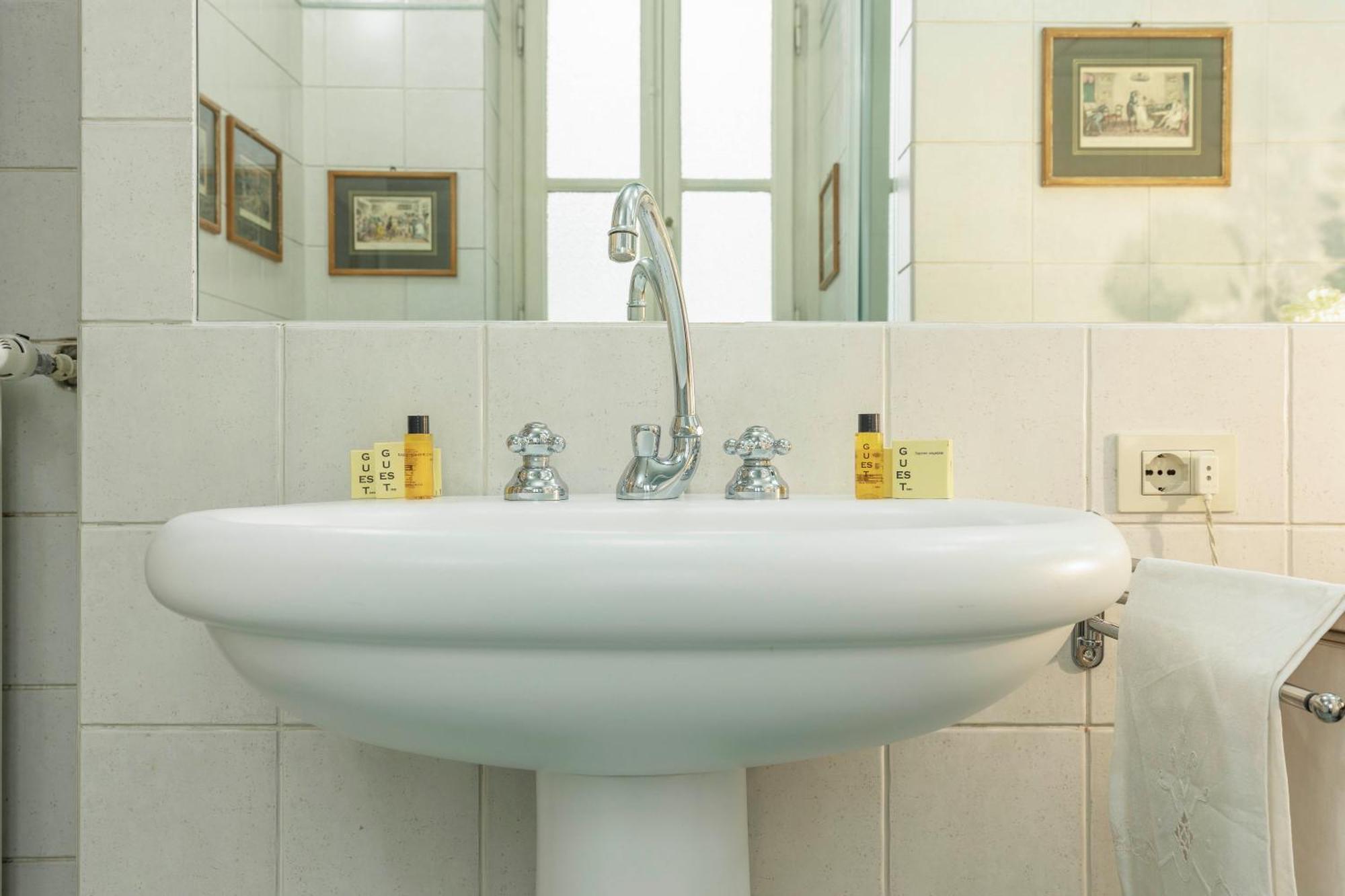 Florence Huge Apartment With Private Garden ภายนอก รูปภาพ