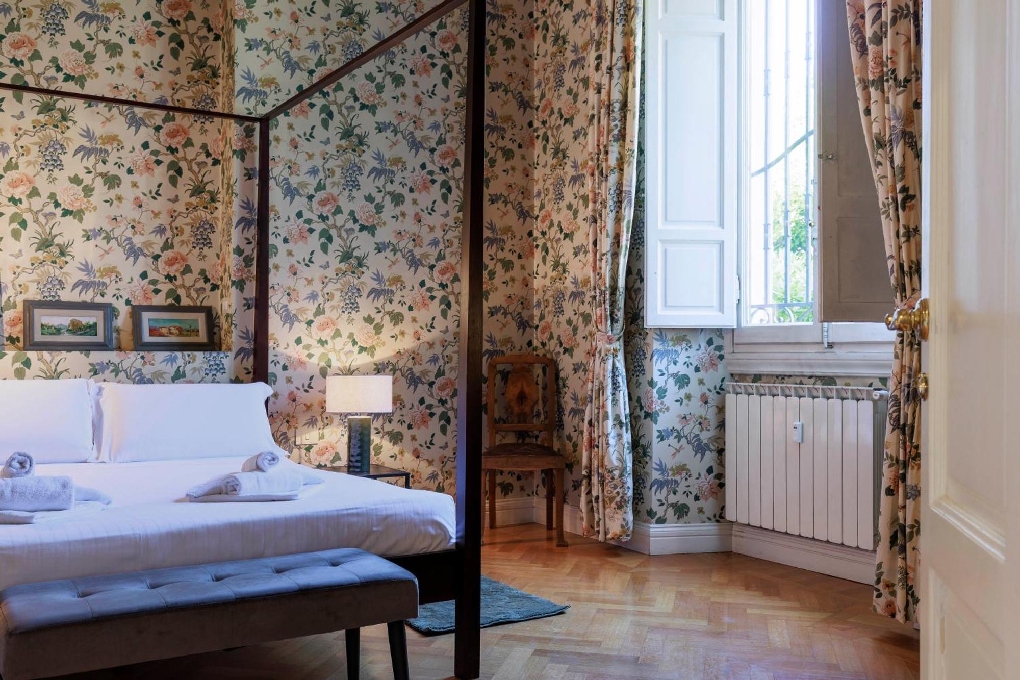 Florence Huge Apartment With Private Garden ภายนอก รูปภาพ