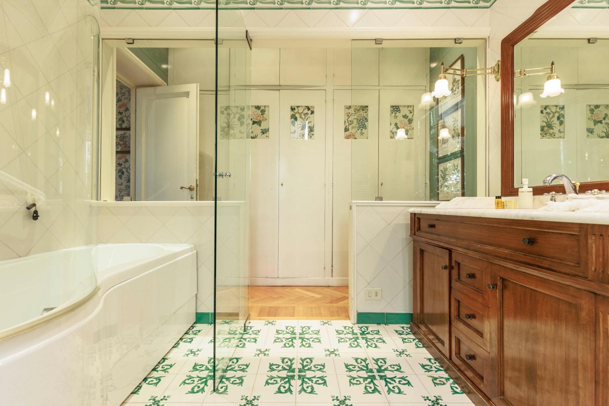 Florence Huge Apartment With Private Garden ภายนอก รูปภาพ