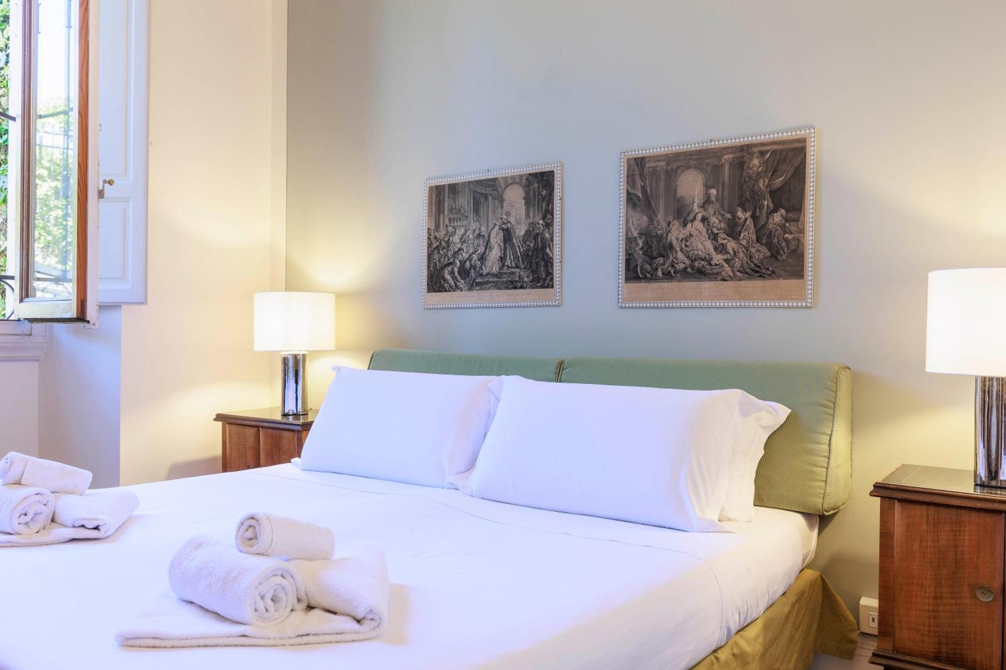 Florence Huge Apartment With Private Garden ภายนอก รูปภาพ