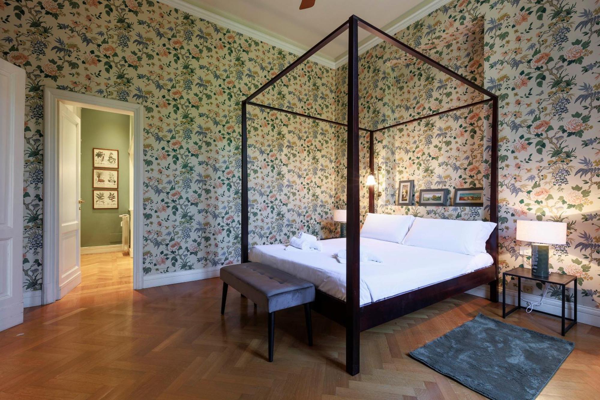 Florence Huge Apartment With Private Garden ภายนอก รูปภาพ