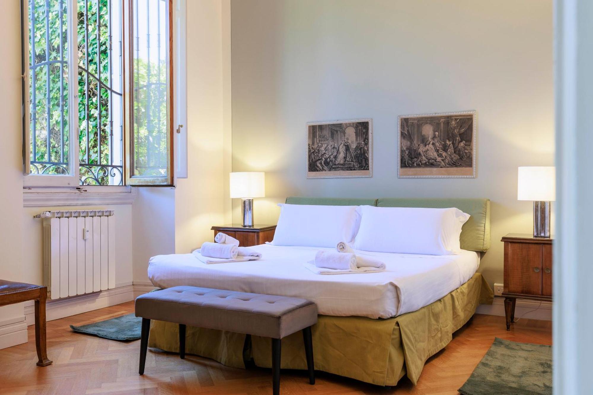 Florence Huge Apartment With Private Garden ภายนอก รูปภาพ