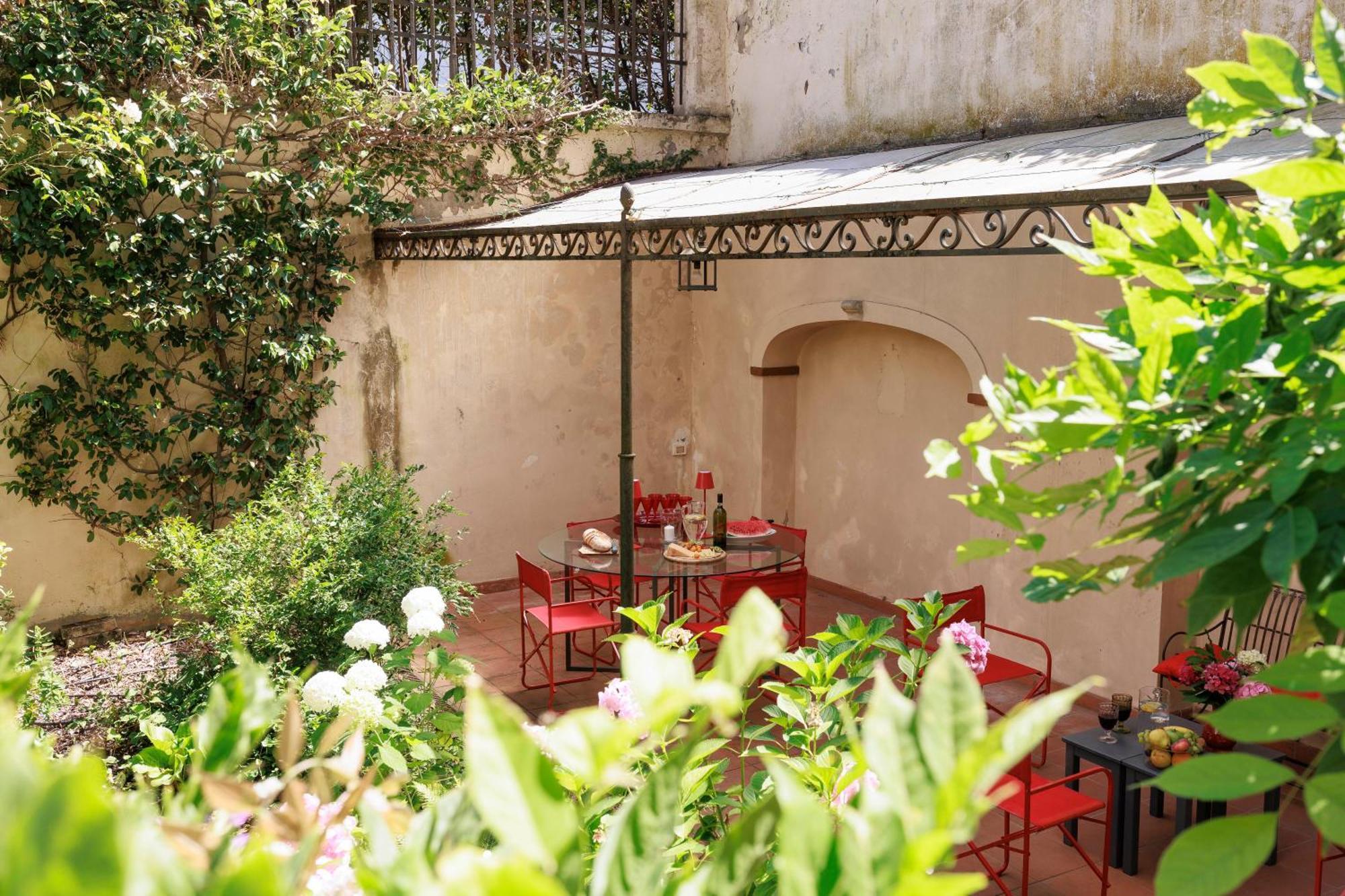Florence Huge Apartment With Private Garden ภายนอก รูปภาพ